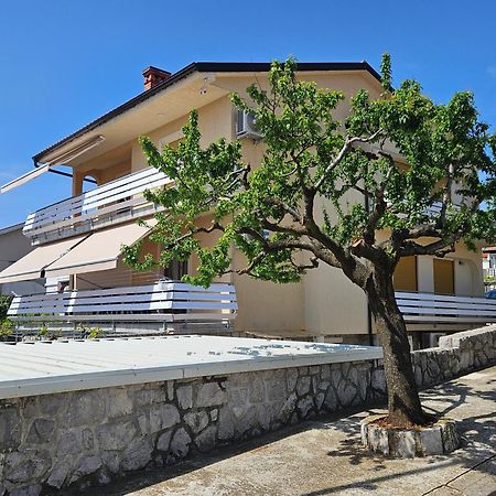Apartmani Pavlovic Кърк Екстериор снимка