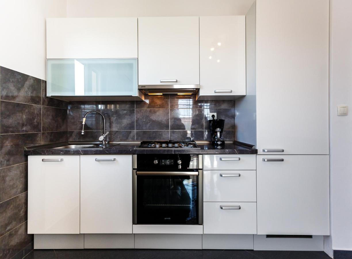 Apartmani Pavlovic Кърк Екстериор снимка