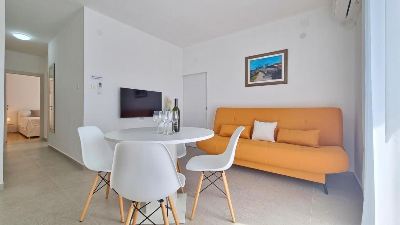 Apartmani Pavlovic Кърк Екстериор снимка