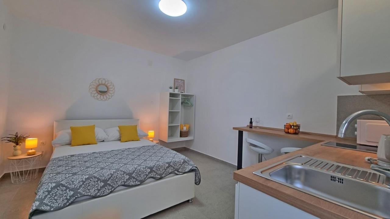 Apartmani Pavlovic Кърк Екстериор снимка