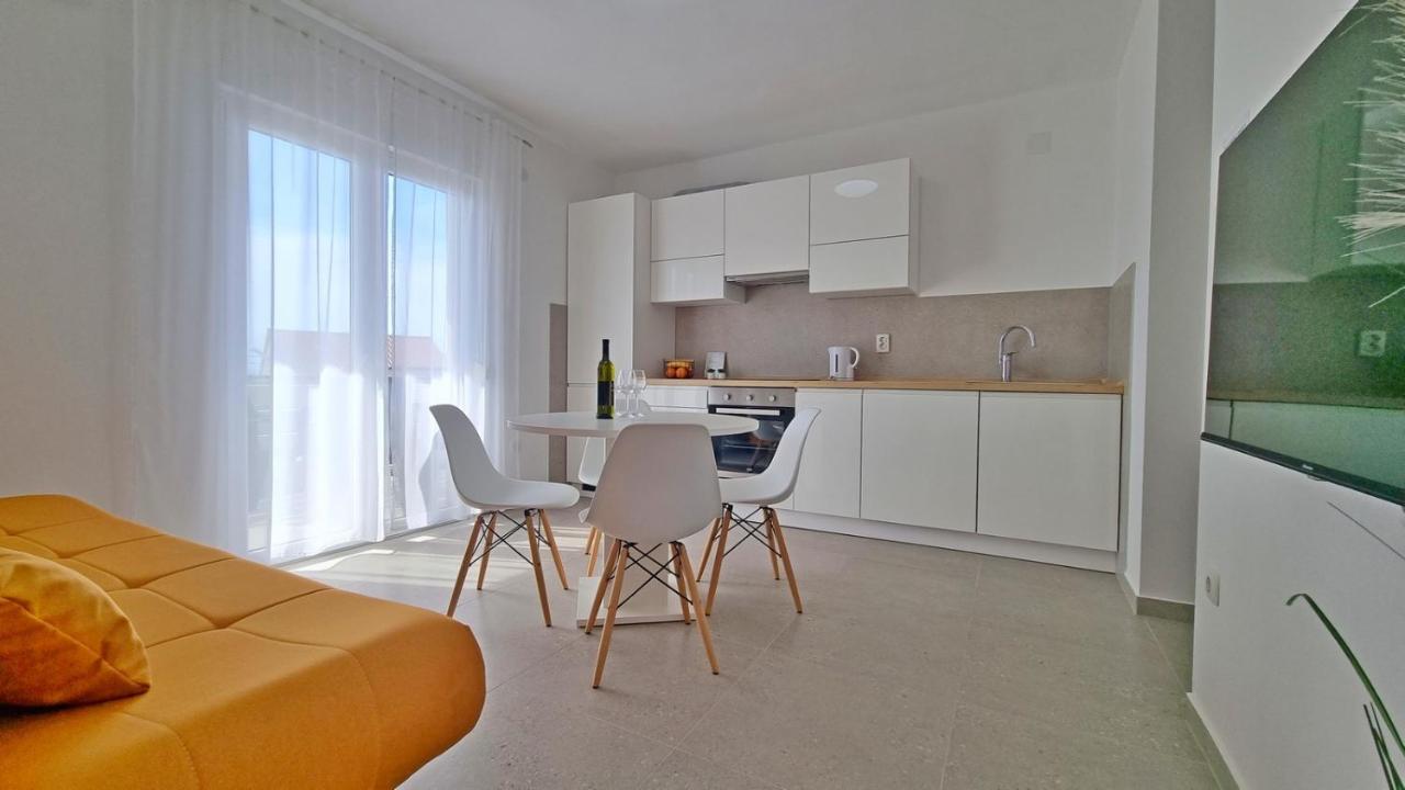 Apartmani Pavlovic Кърк Екстериор снимка