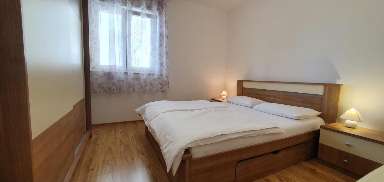 Apartmani Pavlovic Кърк Екстериор снимка