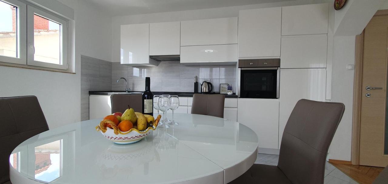 Apartmani Pavlovic Кърк Екстериор снимка