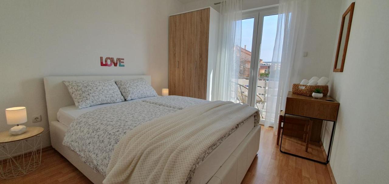 Apartmani Pavlovic Кърк Екстериор снимка