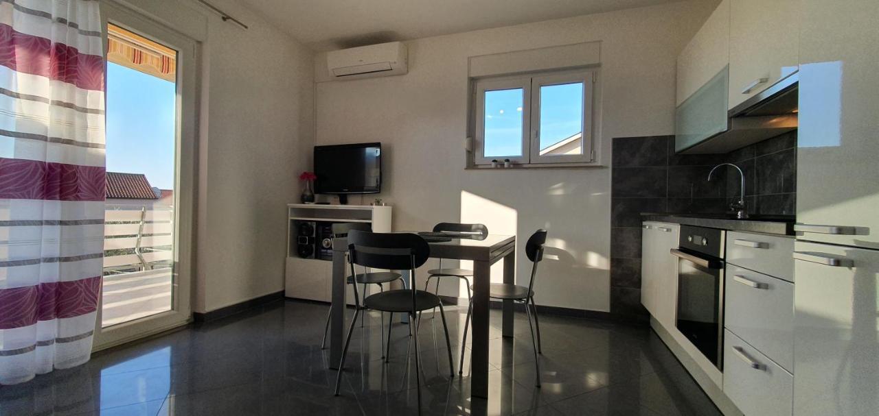 Apartmani Pavlovic Кърк Екстериор снимка