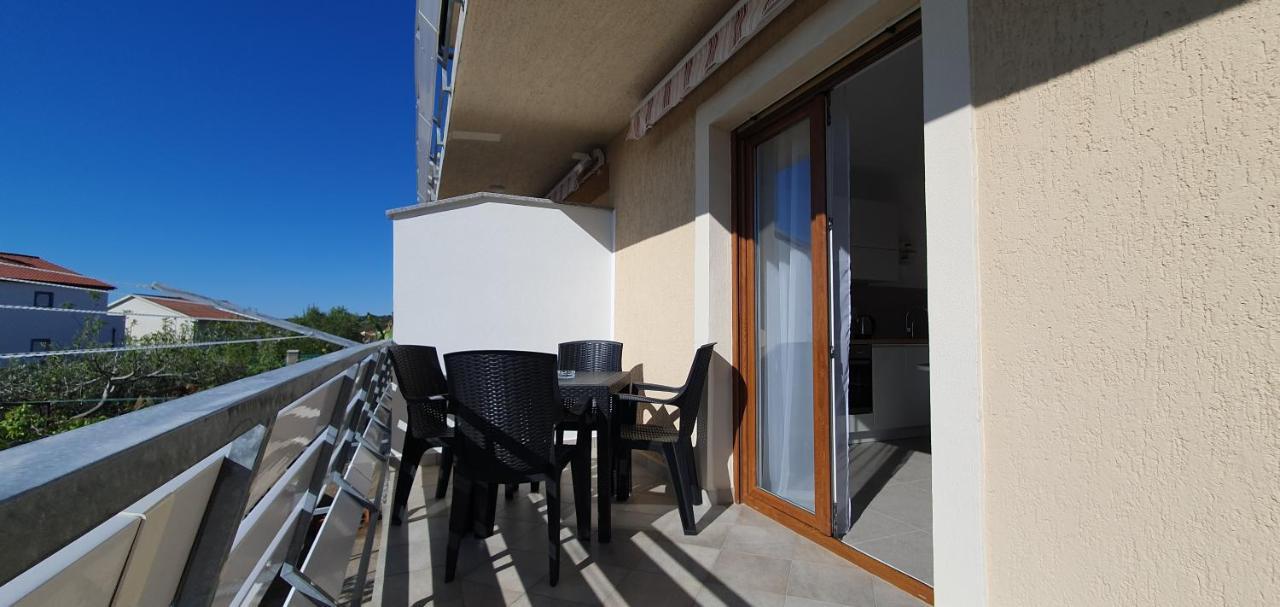 Apartmani Pavlovic Кърк Екстериор снимка
