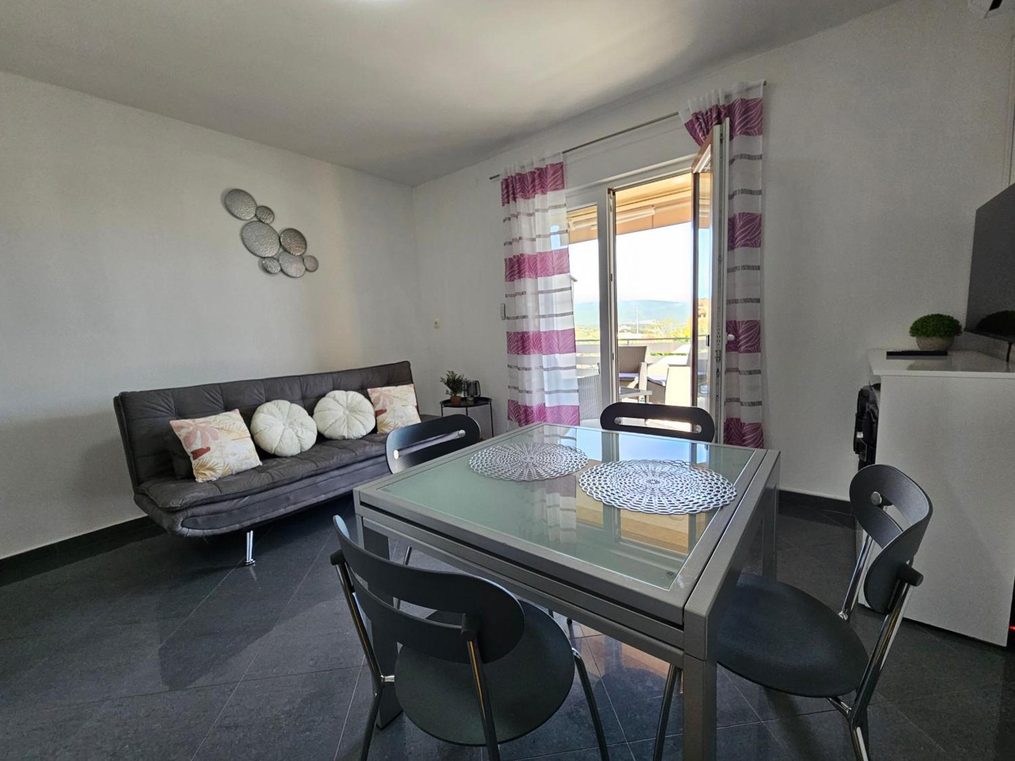 Apartmani Pavlovic Кърк Екстериор снимка